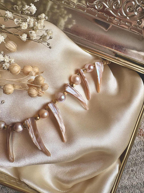 Collier Edge of the Sea